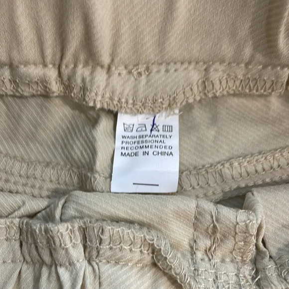 NWOT Wide Leg Cropped Khaki Tan Elastic Waist Pull On Casual Pants Size S - Picture 6 of 7